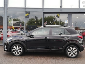 Used Kia Stonic 2023 for sale - 78873017: Photo