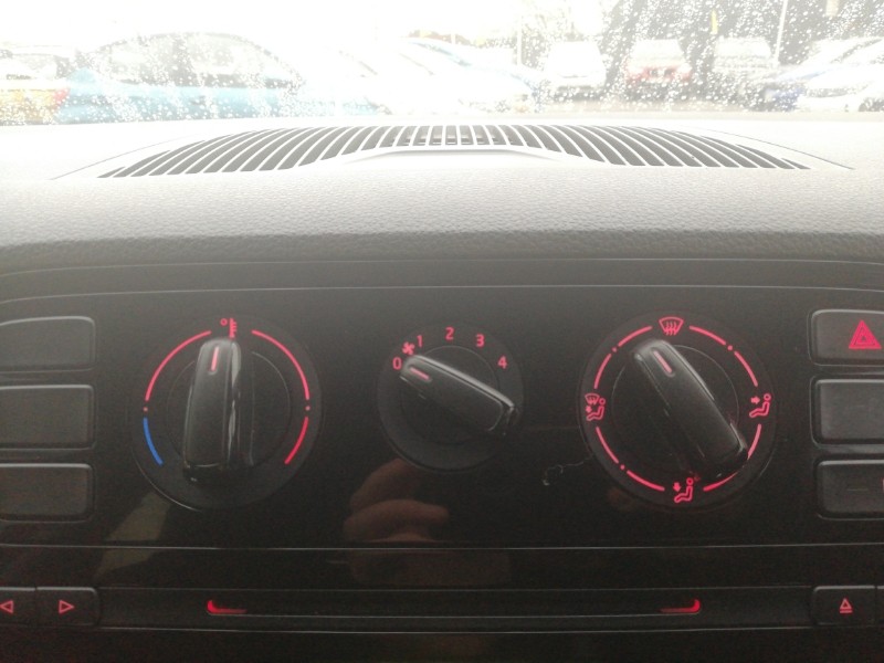 Used Volkswagen up! 2014 for sale - 76885594: Photo 15