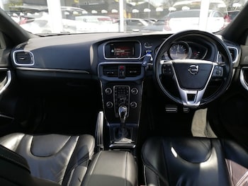 Used Volvo V40 2019 for sale - 78369433: Photo
