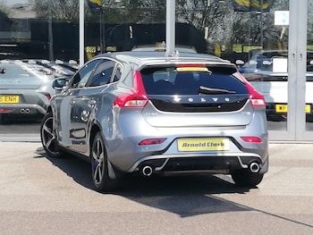 Used Volvo V40 2019 for sale - 78369433: Photo