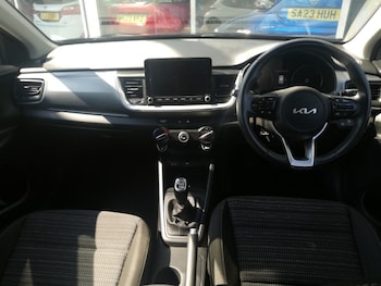Used Kia Stonic 2023 for sale - 79157519: Photo