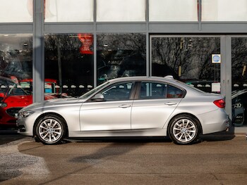 Used BMW 3 Series 2018 for sale - 77352436: Photo