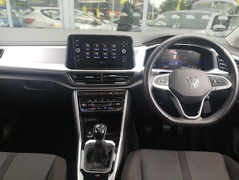 Used Volkswagen T-Roc 2024 for sale - 75470525: Photo