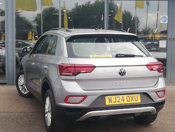 Used Volkswagen T-Roc 2024 for sale - 75470525: Photo
