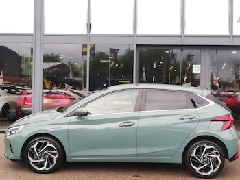 Used Hyundai i20 2023 for sale - 79039981: Photo