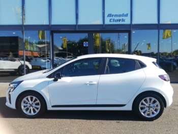 Used Renault Clio 2024 for sale - 74636386: Photo
