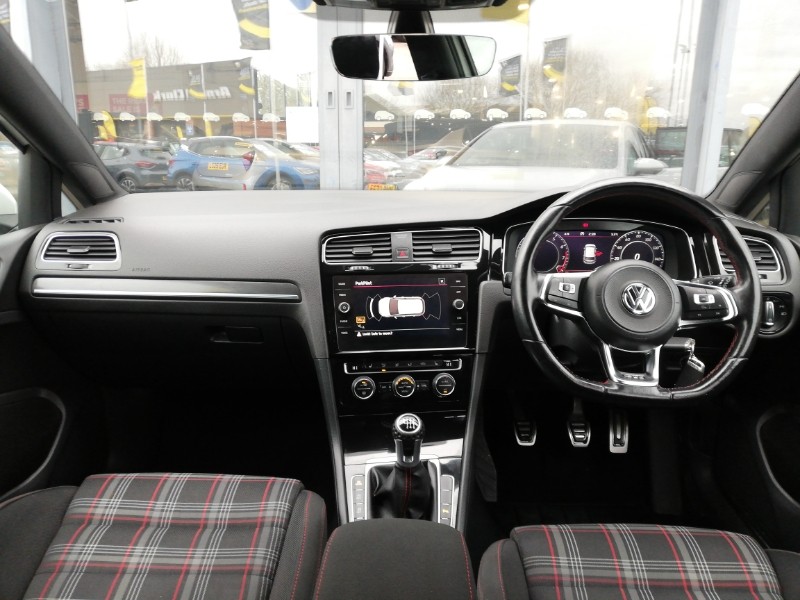 Used Volkswagen Golf 2018 for sale - 77611120: Photo 2