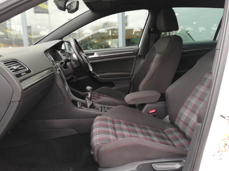 Used Volkswagen Golf 2018 for sale - 77611120: Photo 5