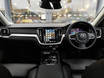 Used Volvo V60 2022 for sale - 77008548: Photo