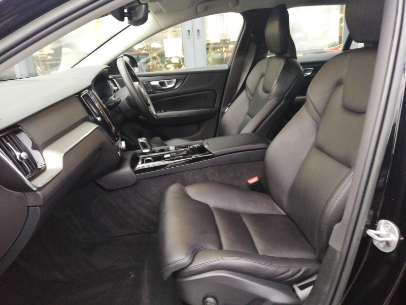 Used Volvo V60 2022 for sale - 77008548: Photo 5