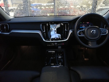 Used Volvo V60 2022 for sale - 76839153: Photo