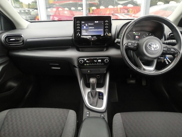 Used Toyota Yaris 2022 for sale - 76217891: Photo 2