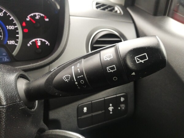 Used Hyundai i10 2018 for sale - 76233820: Photo 17