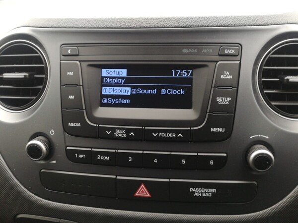 Used Hyundai i10 2018 for sale - 76233820: Photo 18