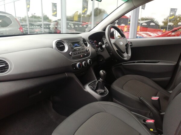 Used Hyundai i10 2018 for sale - 76233820: Photo 5