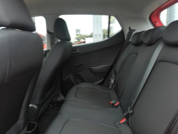 Used Hyundai i10 2018 for sale - 76233820: Photo 6