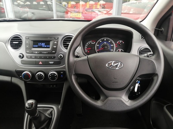 Used Hyundai i10 2018 for sale - 76233820: Photo 7