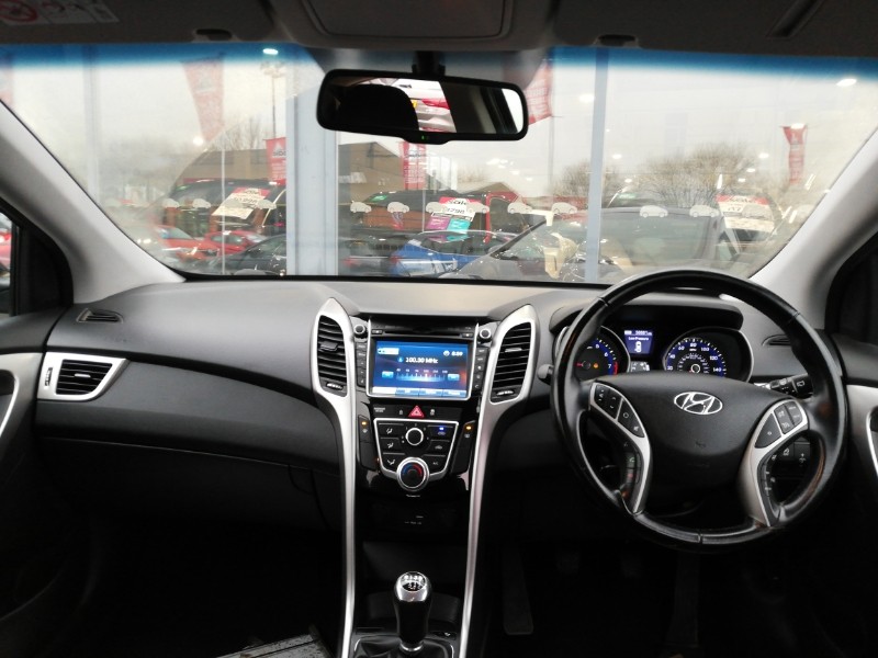 Used Hyundai i30 2017 for sale - 77466751: Photo 2