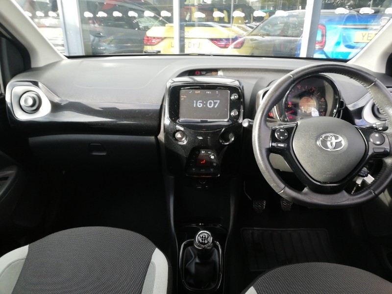 Used Toyota AYGO 2015 for sale - 76348655: Photo 2