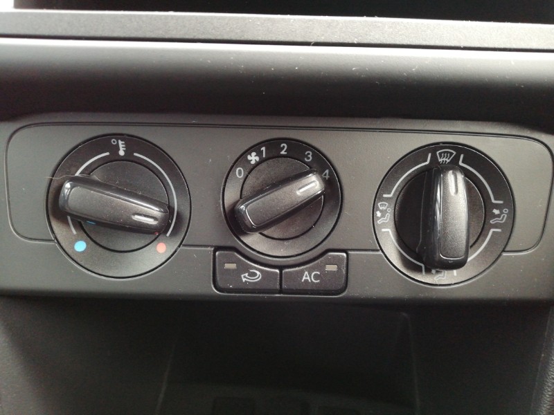 Used Volkswagen Polo 2012 for sale - 77652236: Photo 12