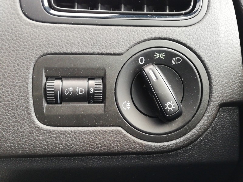 Used Volkswagen Polo 2012 for sale - 77652236: Photo 15