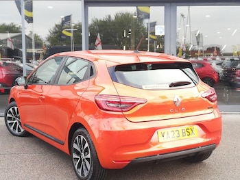 Used Renault Clio 2023 for sale - 79218392: Photo