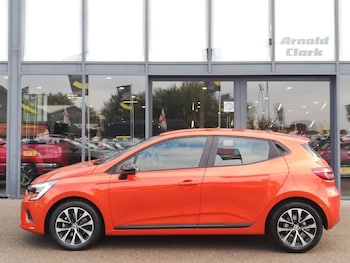 Used Renault Clio 2023 for sale - 79218392: Photo