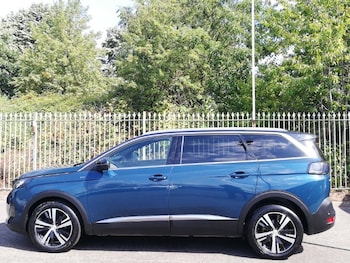 Used Peugeot 5008 2023 for sale - 79457941: Photo