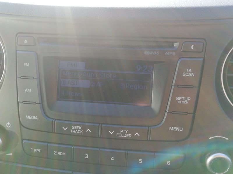 Used Hyundai i10 2014 for sale - 76779876: Photo 18