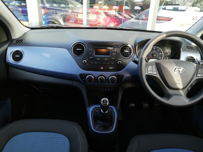 Used Hyundai i10 2014 for sale - 76779876: Photo 2