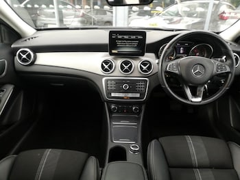 Used Mercedes-Benz GLA 2019 for sale - 78933072: Photo