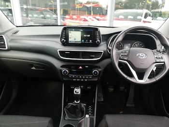 Used Hyundai TUCSON 2018 for sale - 76160550: Photo 2