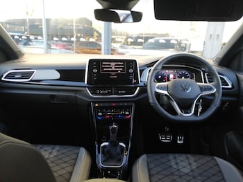 Used Volkswagen T-Roc 2025 for sale - 76925210: Photo