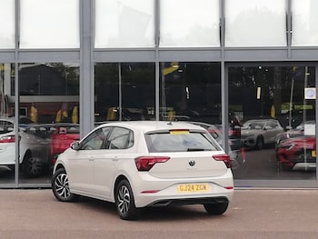 Used Volkswagen Polo 2024 for sale - 79332575: Photo