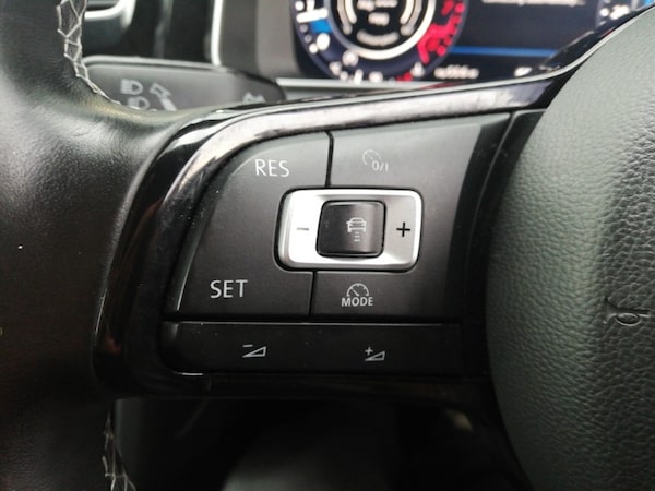 Used Volkswagen Golf 2017 for sale - 76233803: Photo 10