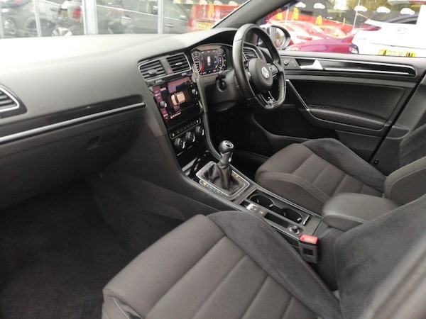 Used Volkswagen Golf 2017 for sale - 76233803: Photo 5