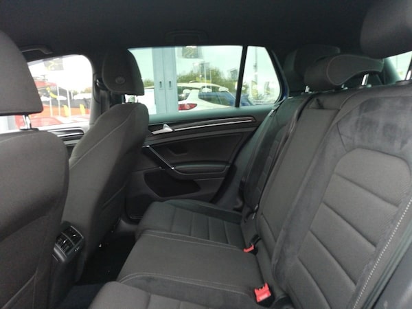 Used Volkswagen Golf 2017 for sale - 76233803: Photo 6