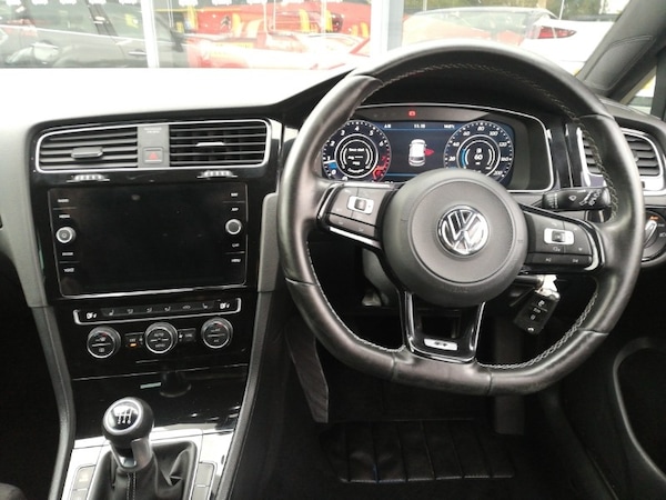 Used Volkswagen Golf 2017 for sale - 76233803: Photo 7