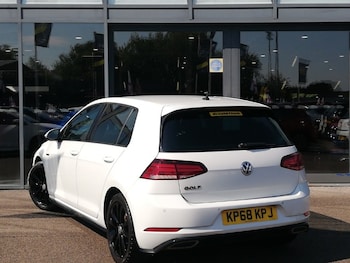 Used Volkswagen Golf 2018 for sale - 79153370: Photo