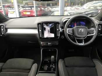 Used Volvo XC40 2025 for sale - 79382795: Photo