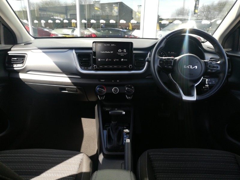 Used Kia Stonic 2021 for sale - 78156192: Photo 2