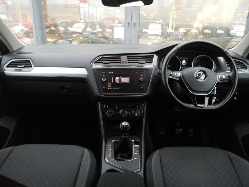 Used Volkswagen Tiguan 2017 for sale - 77169236: Photo 2