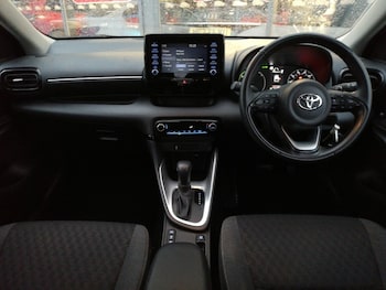 Used Toyota Yaris 2023 for sale - 77669957: Photo