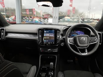 Used Volvo XC40 2024 for sale - 77503377: Photo