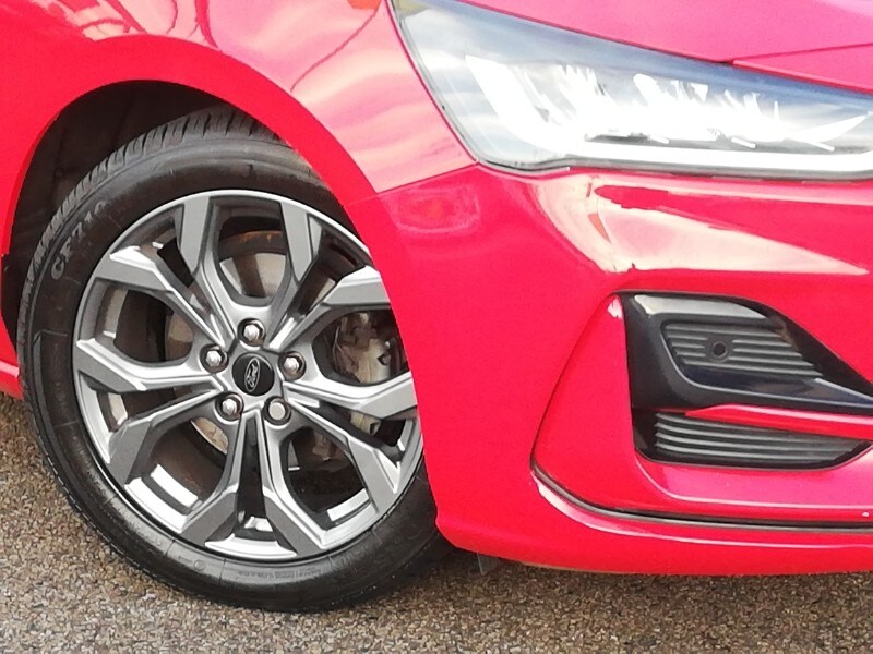 Used Ford Focus 2023 for sale - 76860409: Photo 9