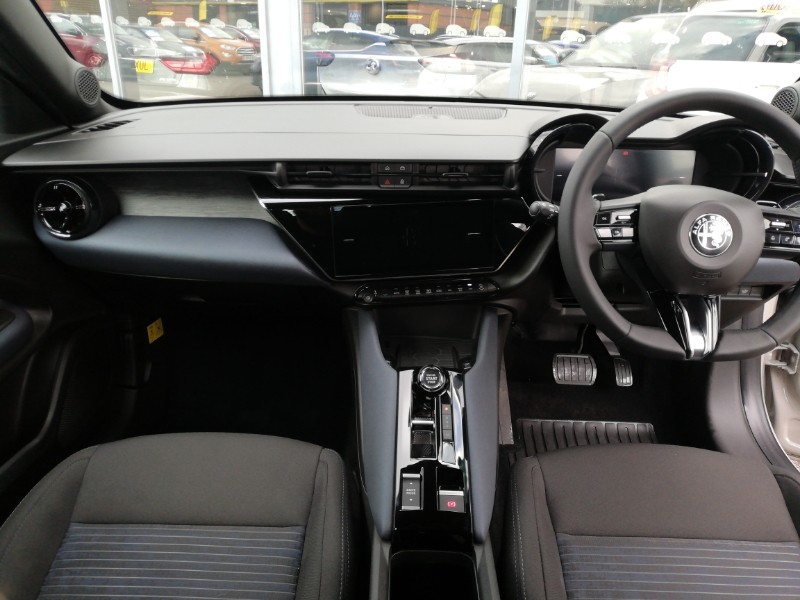 Used Alfa Romeo Junior 2025 for sale - 78211521: Photo 2