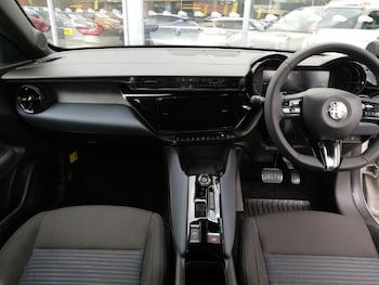 Used Alfa Romeo Junior 2025 for sale - 78211521: Photo