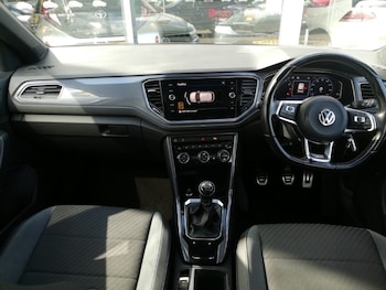 Used Volkswagen T-Roc 2020 for sale - 78585438: Photo