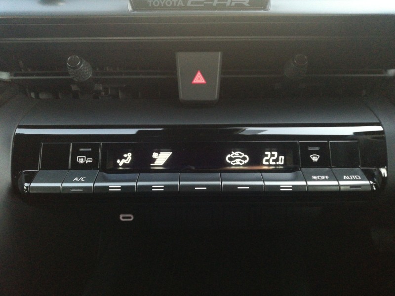 Used Toyota C-HR 2024 for sale - 76664048: Photo 15