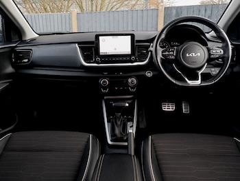 Used Kia Stonic 2024 for sale - 77019798: Photo